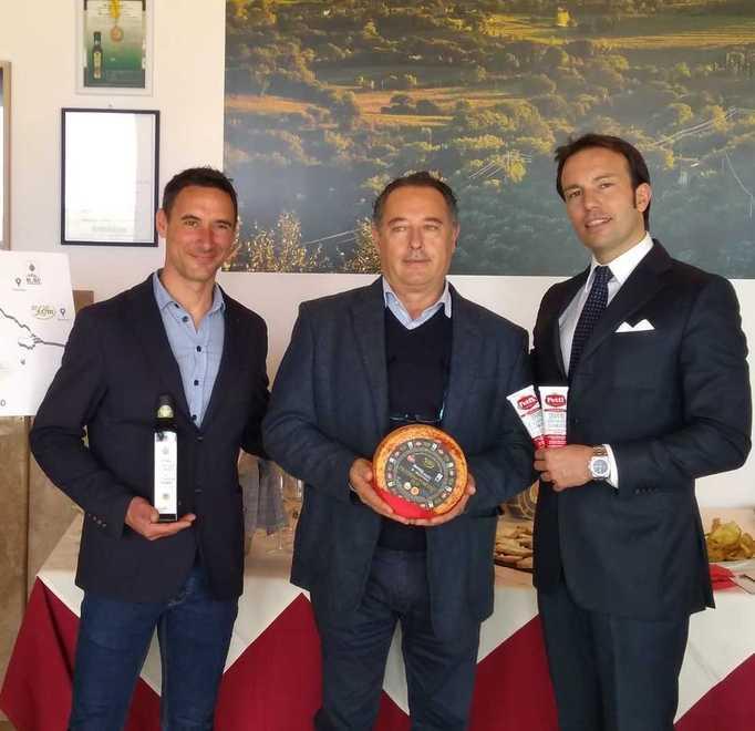 Pomodoro Petti e olio Olma È nato il nuovo formaggio Dop