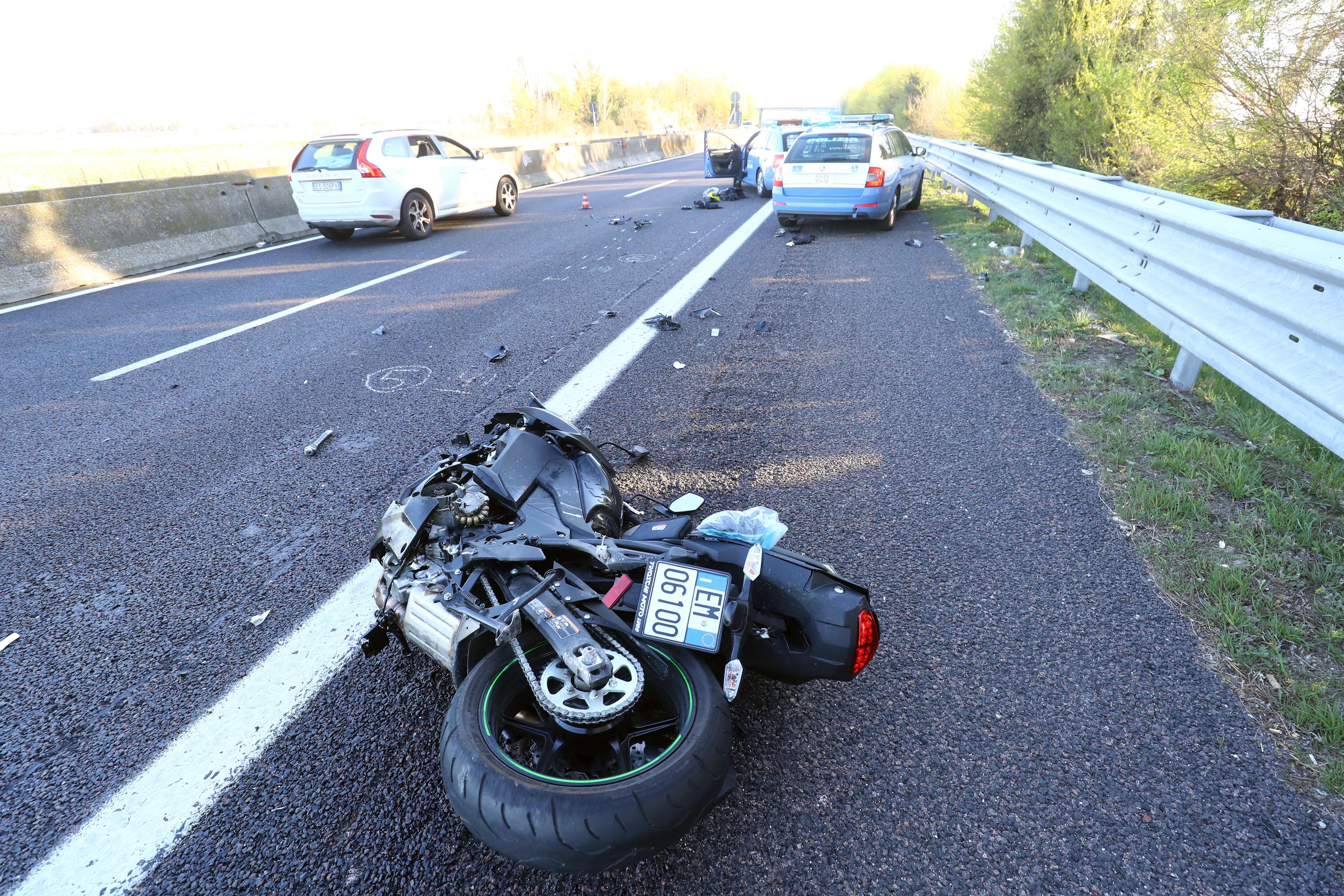 La moto su cui Daniela Mercatelli ha trovato la morte in autostrada