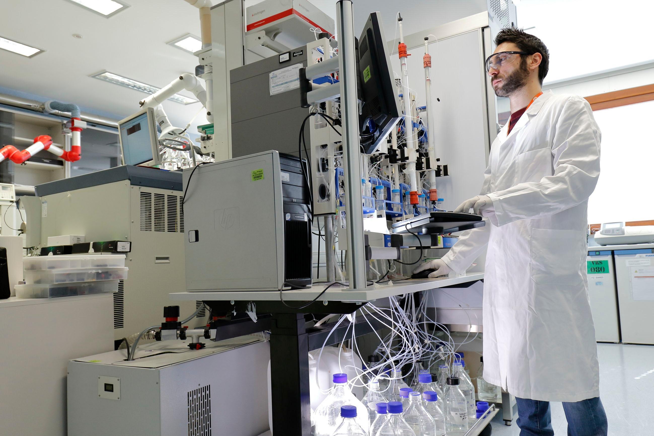 Farmaceutica, Gsk ha inaugurato un nuovo edificio per il controllo qualità a Siena
