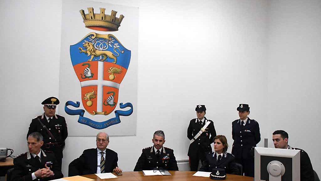 Vendevano droga ai detenuti, tra violenza e minacce: in otto sotto indagine