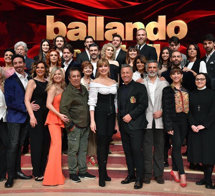 La suora, gli ex politici e i tanti volti dell’Italia che ballano con le stelle 