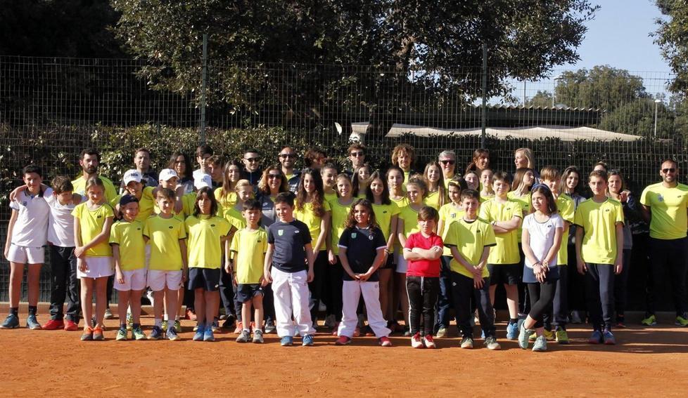 Dai cuccioli agli Over 55 L’esercito della racchetta scende a rete a Villa Lloyd 