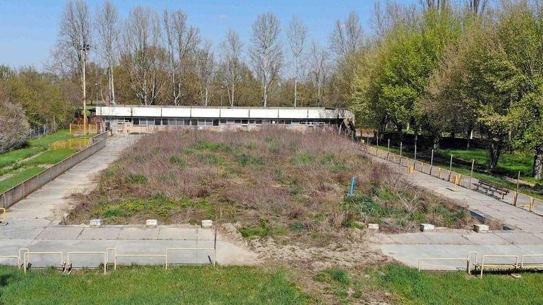 Piscina, si cambia Strutture interne rifatte e nuovi spazi esterni