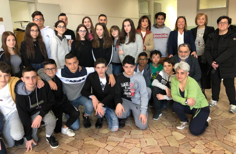 Con il Rotary nuova lim per la III A delle medie