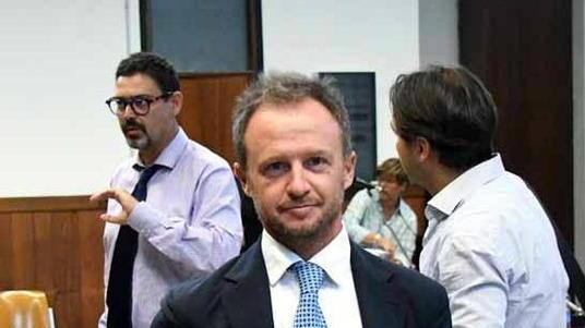 Botte alla sorella più grande, ma lei non può testimoniare