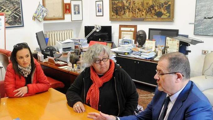 Scuola materna S. Francesco Tremila firme per il sindaco