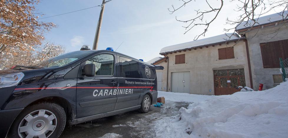 «Mio padre mi prese per il collo due volte e lo zio mi aiutava» 