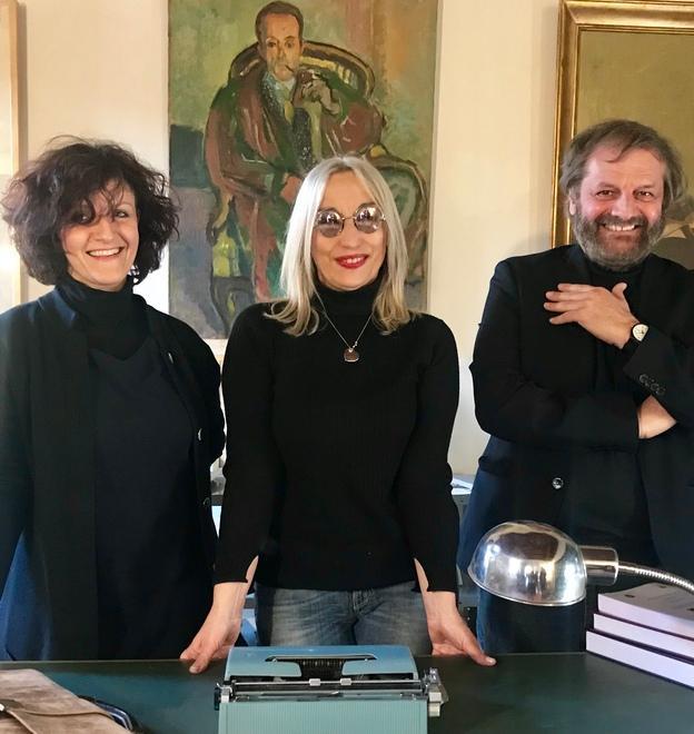 Diversità ed esclusione al centro della riscrittura de Gli occhiali d’oro