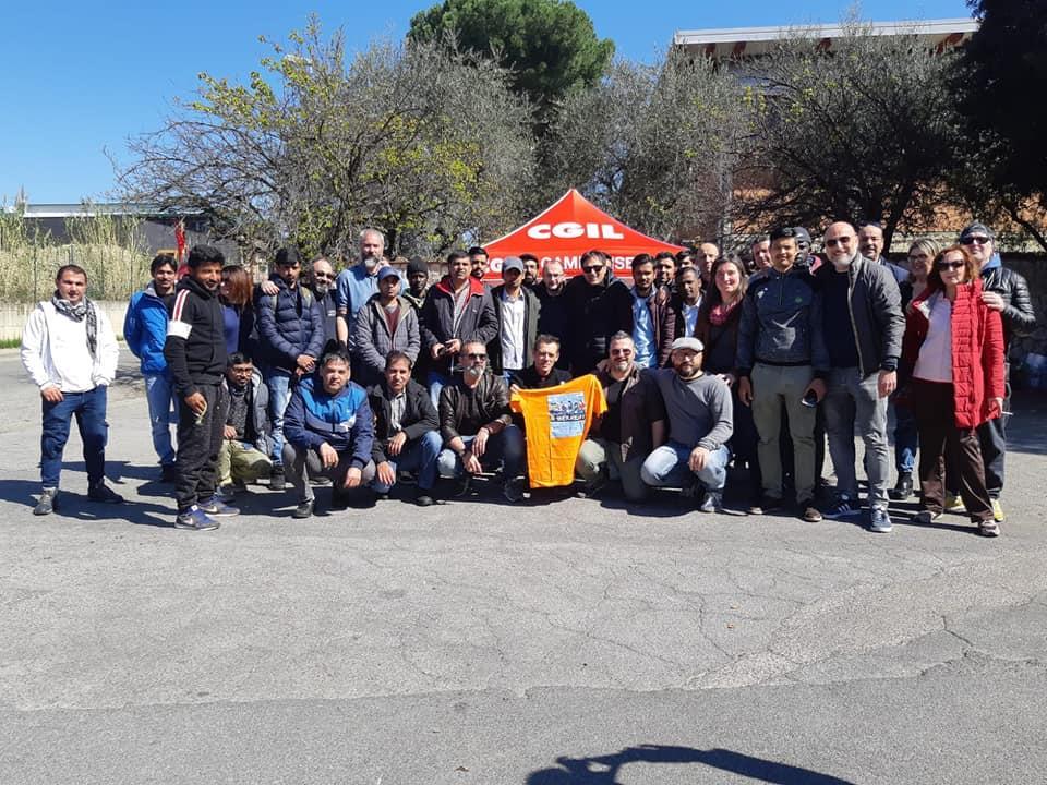 Bagnolo srl, 25 dipendenti in presidio: "Lavoravamo senza essere pagati"