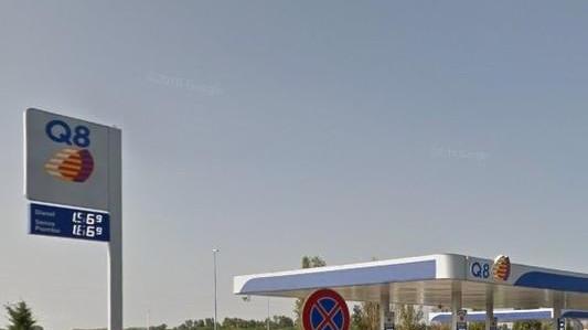 Fugge dopo il pieno di benzina per la quarta volta consecutiva