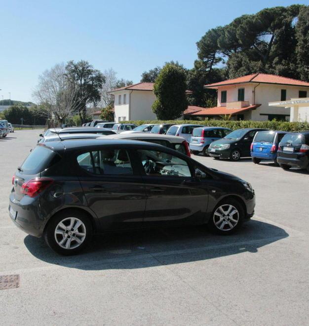 L’Asl mette a pagamento i parcheggi di fronte al pronto soccorso del Versilia 