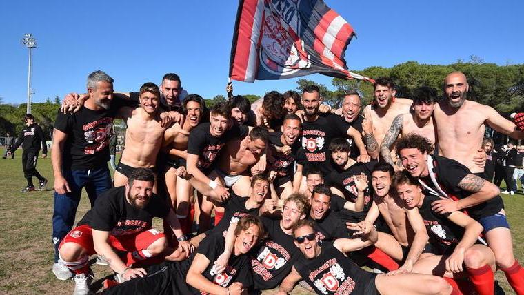 Il Grosseto è in serie D Sul campo neutro un poker promozione che condanna il Cecina