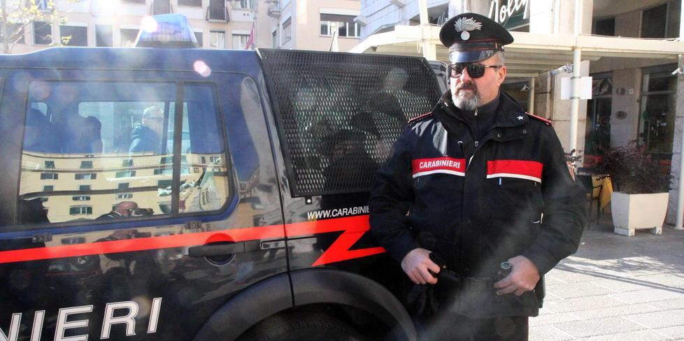 Picchia un genitore nuovo arresto per un ventiseienne 