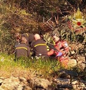 A 51 anni cade in un dirupo salvato dai pompieri