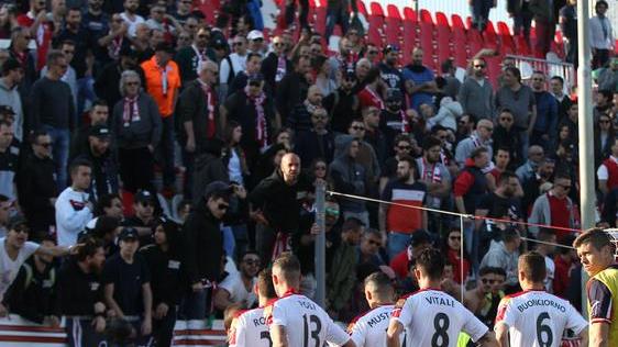 E anche la curva perde la pazienza