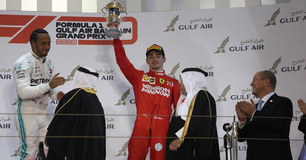 La Rossa tradisce Leclerc Terzo per un guasto La vittoria è di Hamilton 