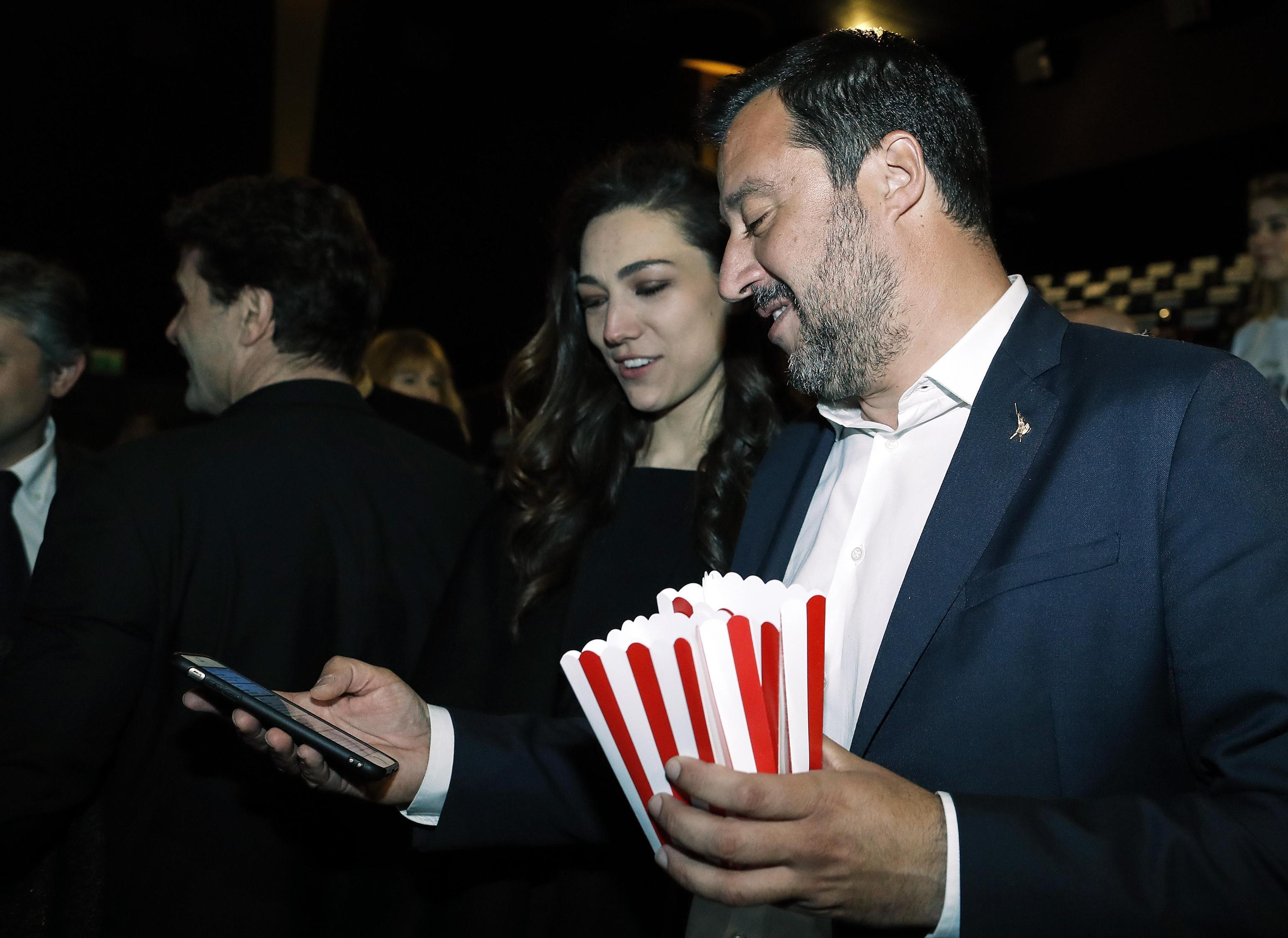 E Denis brontola: «Salvini e mia figlia? Càpita»