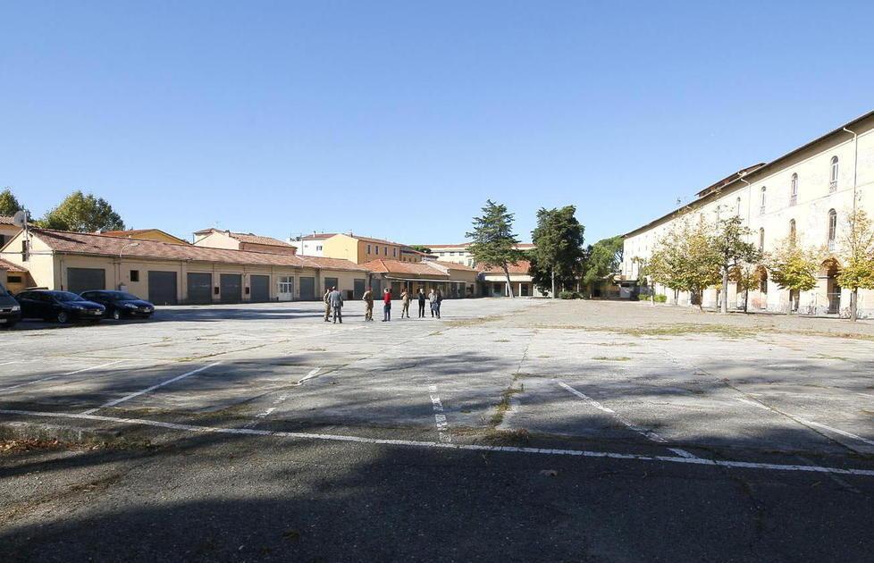 Sos parcheggi in Santa Maria, multipiano nell’ex caserma 