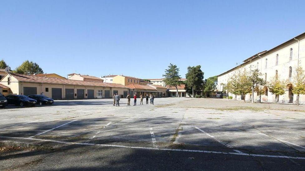 Sos parcheggi in Santa Maria, multipiano nell’ex caserma