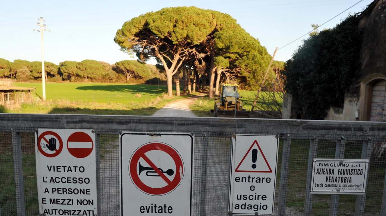 Uno degli ingressi alla Tenuta di Rimigliano, l’area agricola di 540 ettari che si estende sul lato a monte dell’omonimo parco naturalistico (foto Paolo Barlettani)