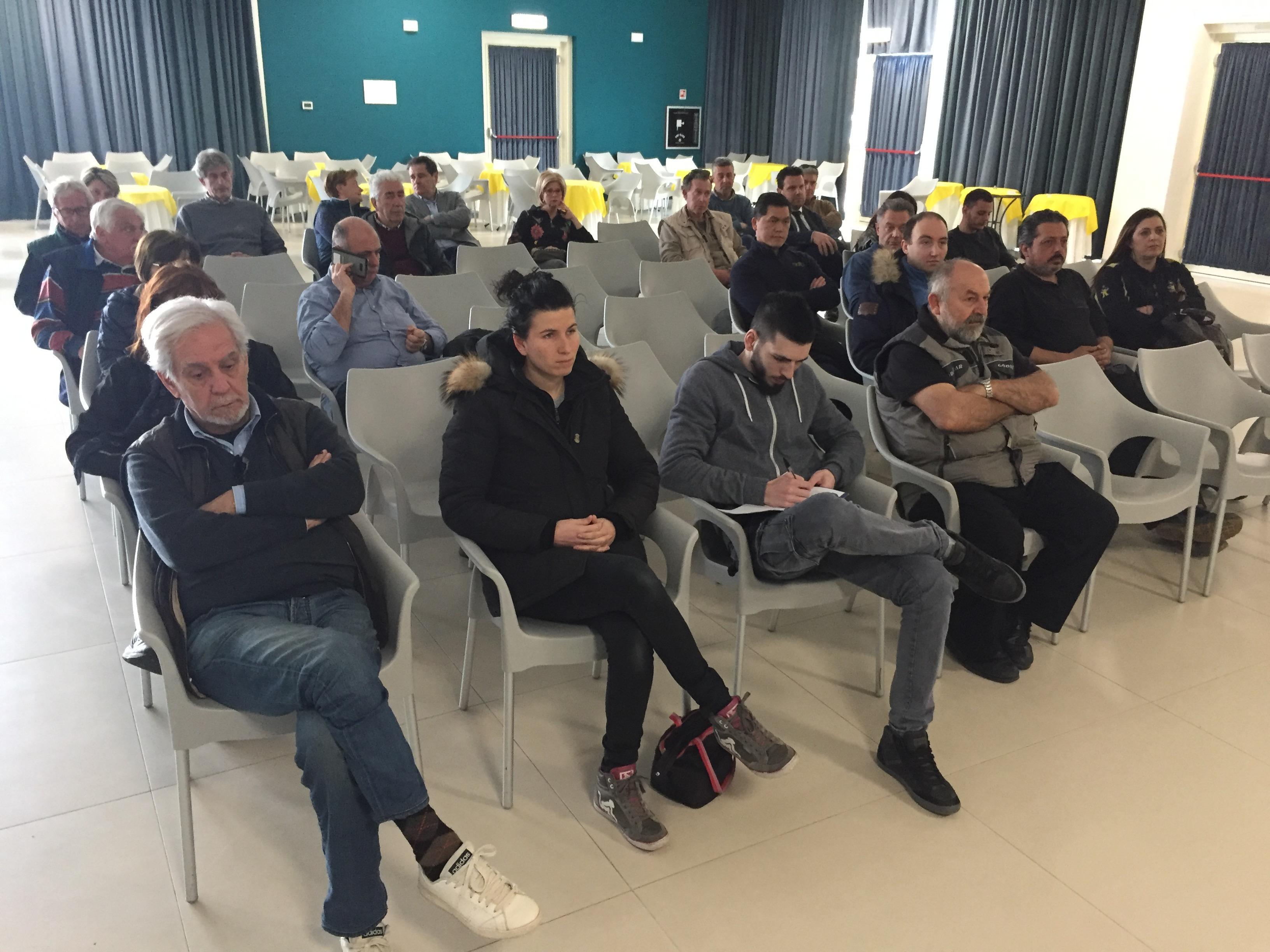 Alcuni imprenditori durante la riunione per il ponte di Lugnano