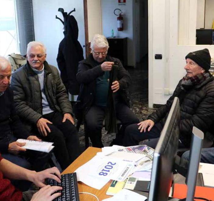 Gli ex Pignone chiedono aiuto «Paghiamo noi per l’amianto»