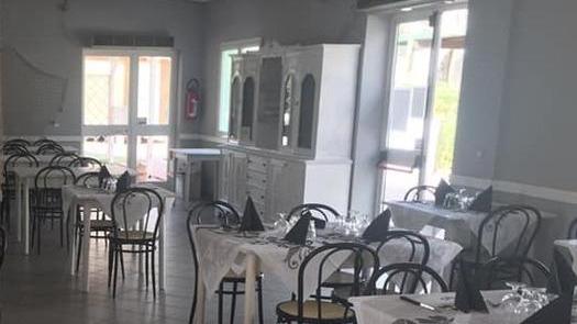 Ristopizza del camping offre due posti in sala