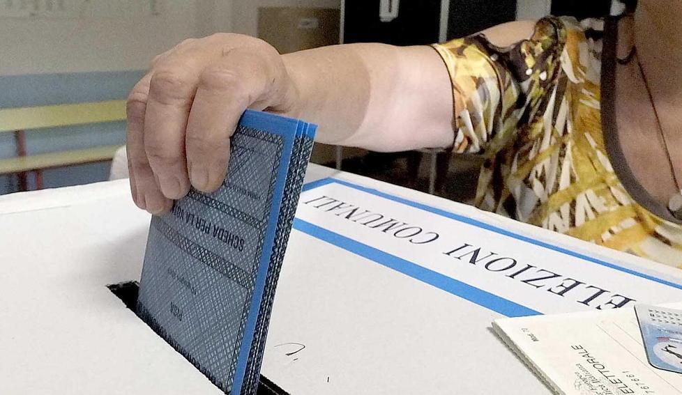 Sei Municipi in cerca di amministratori Sedici i contendenti