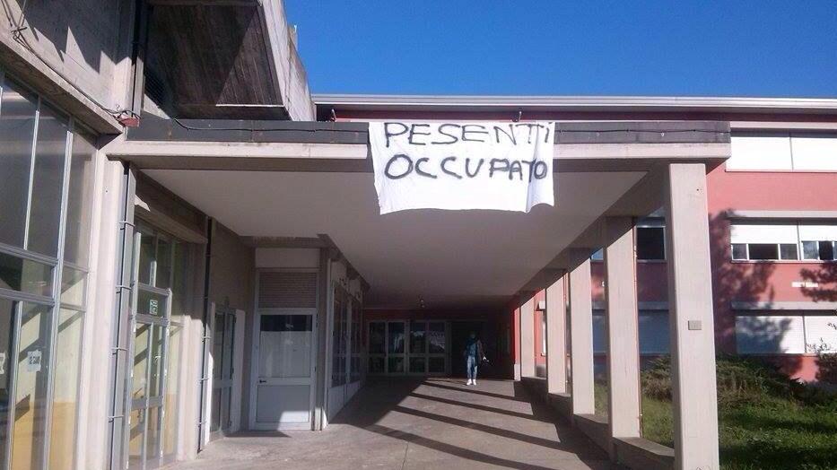 Occupazione al Pesenti i genitori chiedono sia fatta chiarezza