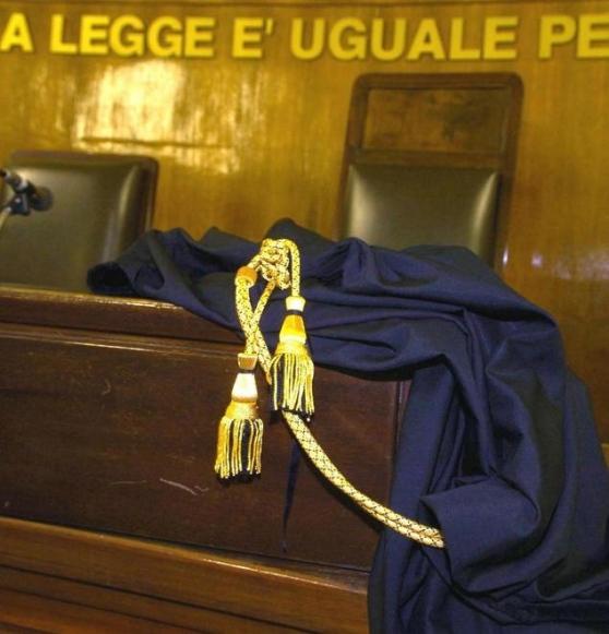 Aggredita dal fidanzato e dal padre di lui, la donna: «Ero vittima di tutta la famiglia»