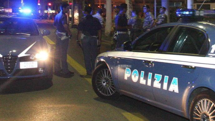 Prova a scassinare la porta e il ristoratore lo scopre Acciuffato dalla polizia