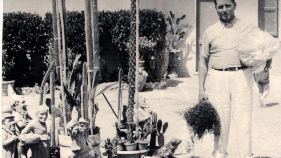 Il fondatore del negozio Giovanni Vecoli in una preziosa foto d'epoca