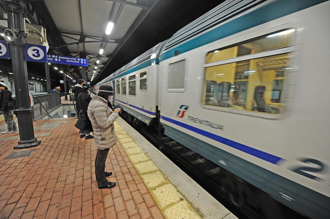 Stazione chiusa di notte, basta degrado Il Tirreno