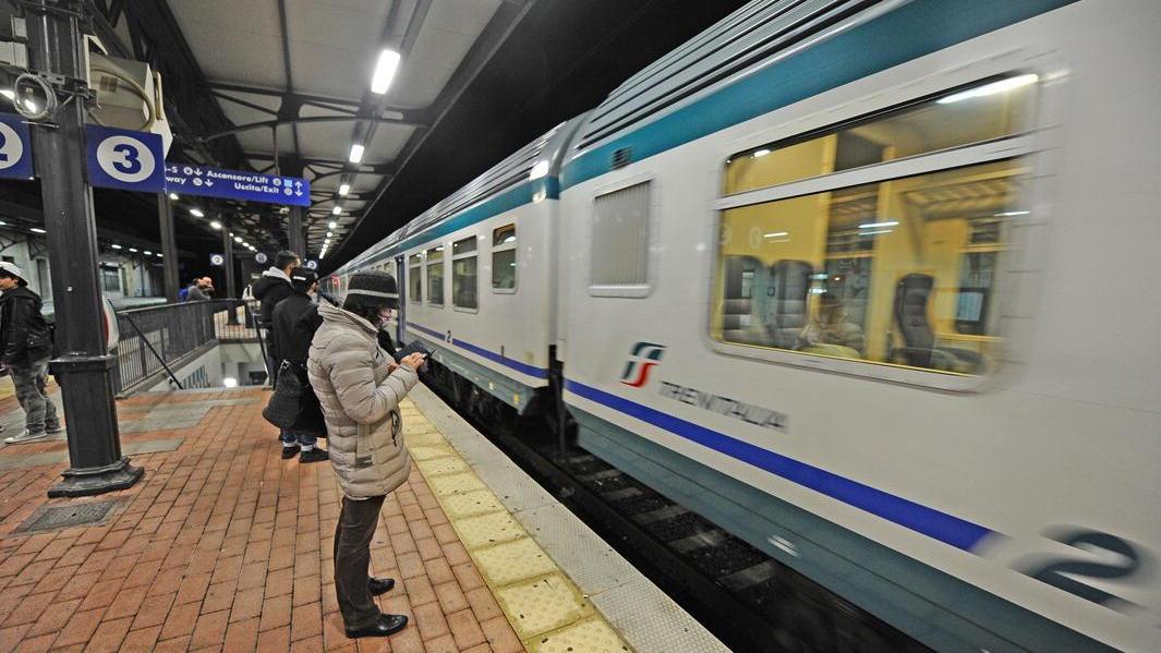 Stazione chiusa di notte, basta degrado Il Tirreno