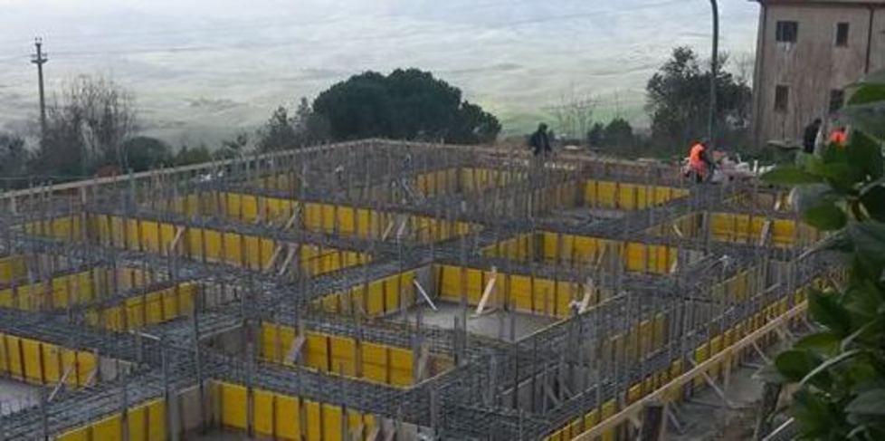 Al nuovo asilo nido sono arrivati gli arredi esterni 