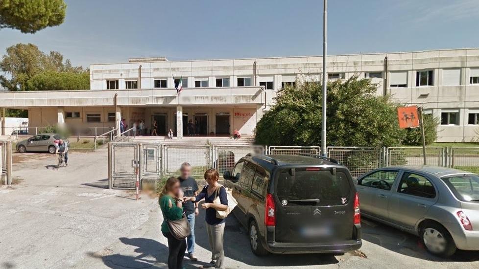 Il liceo Galileo Chini di Lido di Camaiore (foto d'archivio)