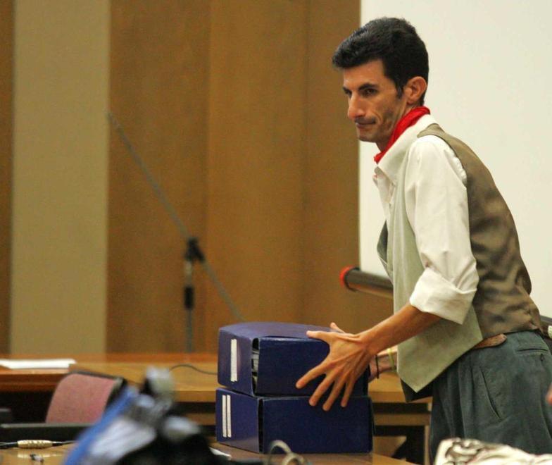 Undici anni per una sentenza definitiva, il pedofilo Pino La Monica si presenta in carcere 