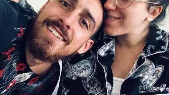 Una coppia carrarese al debutto di “9 mesi”