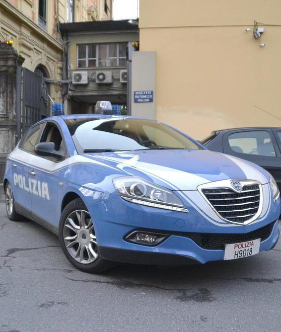 Si costituisce in questura «Dovete arrestarmi»