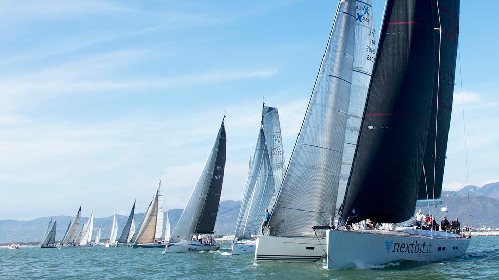 Centinaia di velisti sul mare torna la Regata dei Cetacei 