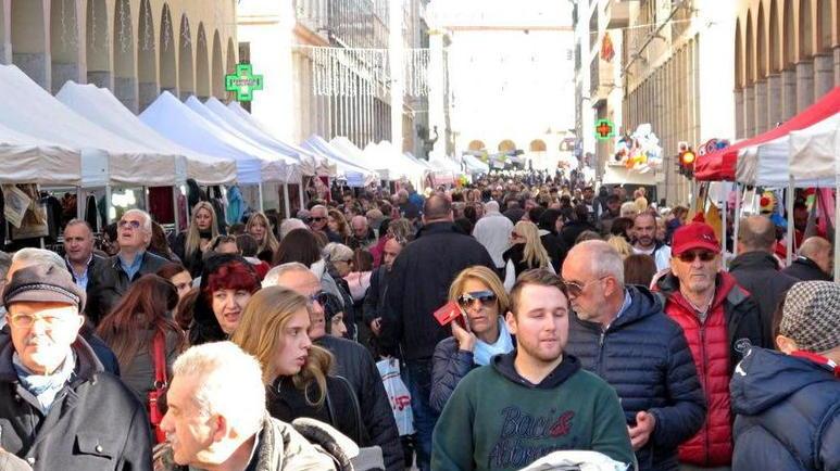 «Il Comune ci sta ostacolando mercati di via Grande a rischio»