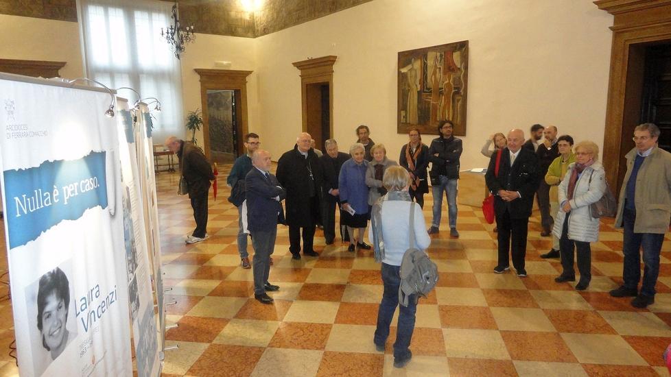 Una mostra per Laura