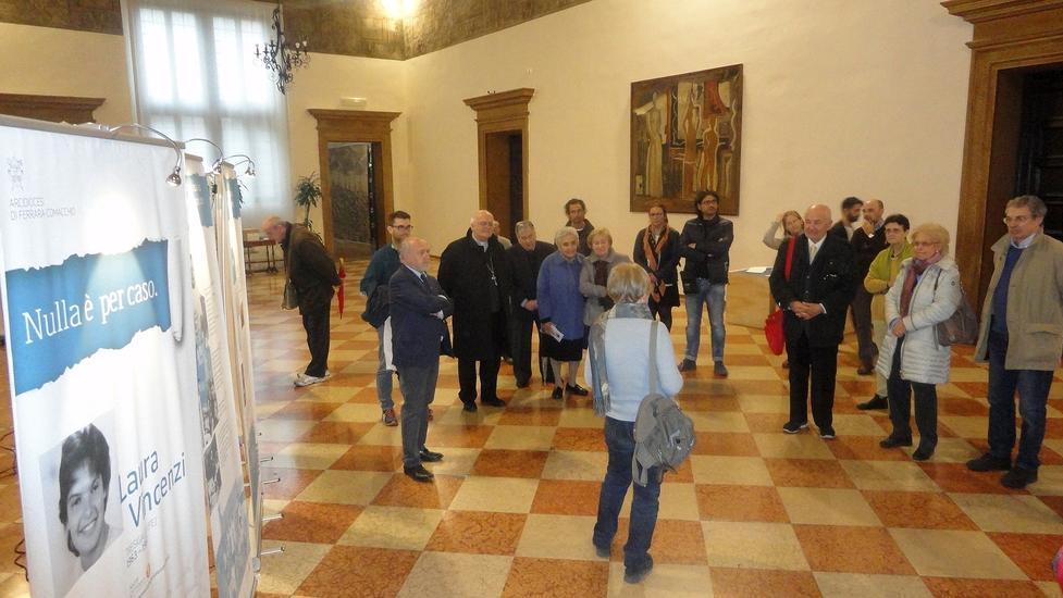 Una mostra per Laura