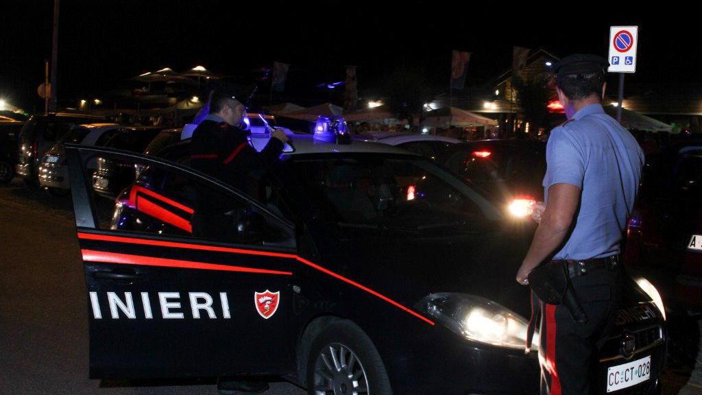 Diciottenne ferito da un pugno in Darsena a Viareggio