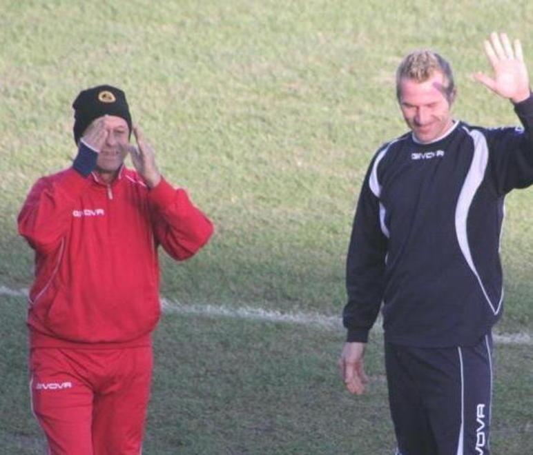 “Gnocco” Morachioli (in tuta rossa) con l’ex azzurro Fabrizio Anzalone