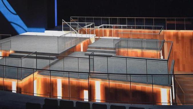 Una galleria aperta a tutti e un palco luminoso