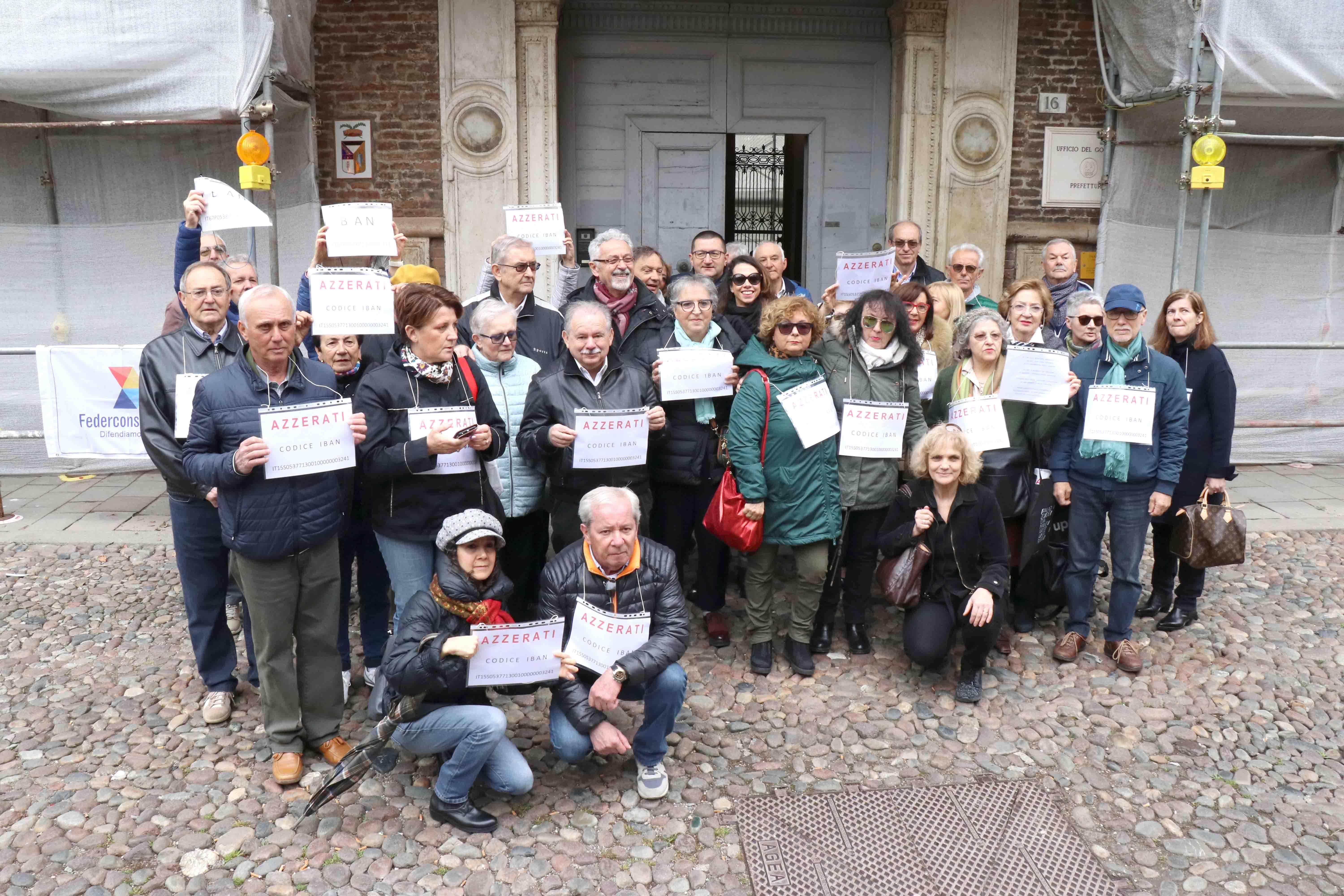Gli Azzerati: tempo scaduto i rimborsi subito 