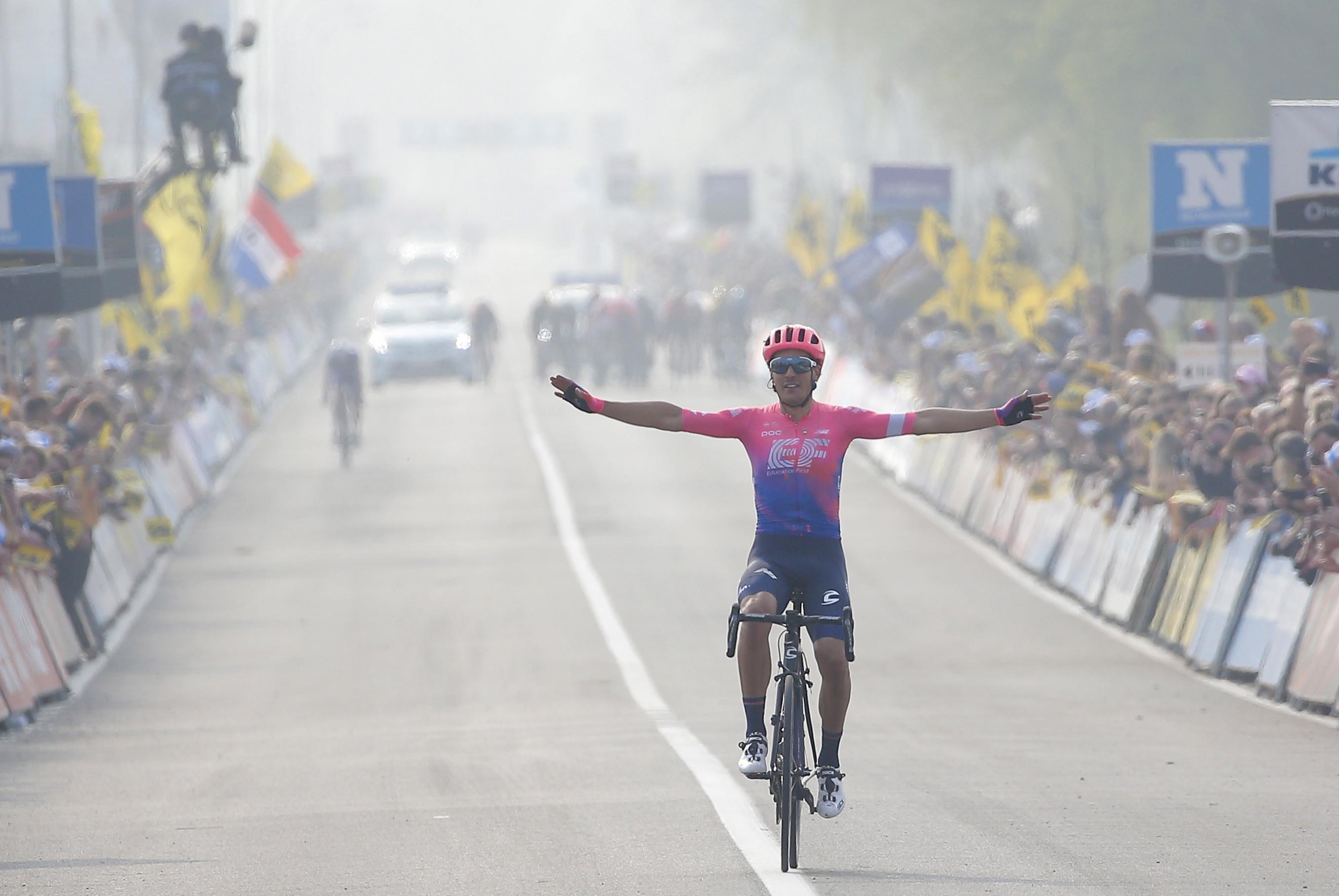Impresa Bettiol: trionfo nel Giro delle Fiandre 