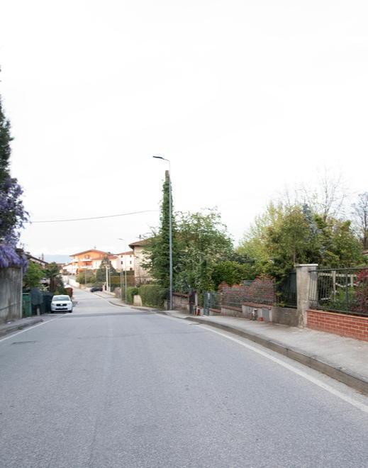 Banditi in azione nella casa dove si trova una novantenne 