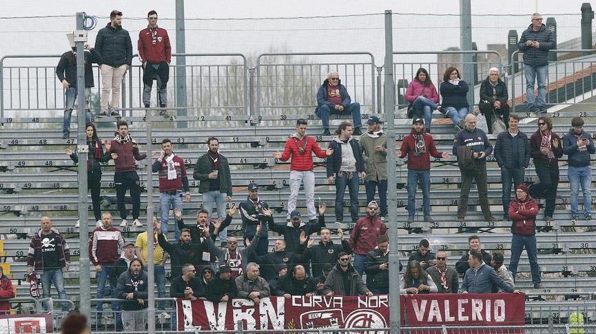 E al 20’ del secondo tempo vanno via tutti